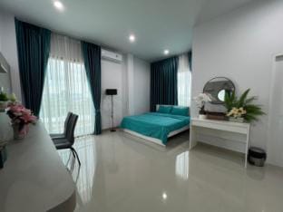 The Emerald Hat Yai · Spacious 3-Bedroom Stay Vacation rental in Thailand