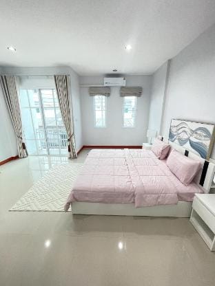 Prakaithong Village · 3-Storey Bungalow E31 Vacation rental in Thailand