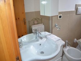 Casa vacanza BICHI  con 4 posti e due balconi Vacation rental in Apulia