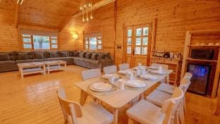 Deluxe Farmouse with PrivatePool Farm Stay in Ras al Khaimah