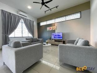 Desaru Arcadia Villa No.06 for 14PAX w Pool Table Vacation rental in Johor