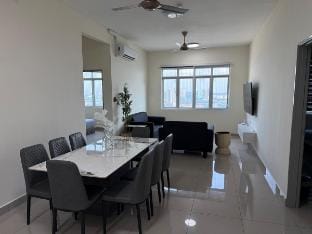 Cozy Stay Near MRT Kajang –with Coway water fliter Apartment in Negeri Sembilan, Malaysia