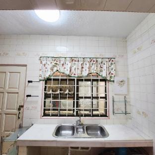 5 min to sunway lagoon/pyramid 3br8pax Vacation rental in Subang Jaya