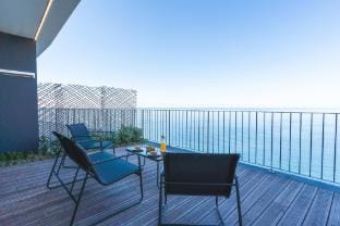 Big Cliff Apartment by Atlantic Holiday Apartment in Câmara De Lobos