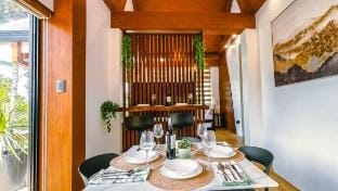 Modern Tropical Villa w/ pool near Tagaytay Villa in Calabarzon