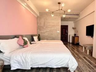 解放碑 洪崖洞 近地铁 网红楼4店 Apartment in China