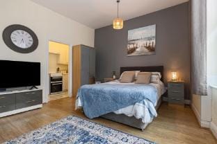 Tenby Studio Apartment - Stroll to Beach and Town Apartment in Wales