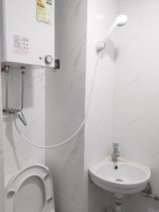 HK 新裝修的公寓，附小廚房和浴室 |洗衣機、WIFI |步行5分鐘至港鐵 Vacation rental in Hong Kong