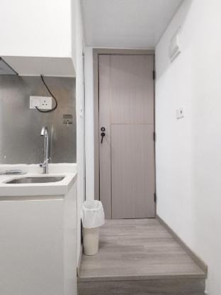 HK 新裝修的公寓，附小廚房和浴室 |洗衣機、WIFI |步行5分鐘至港鐵 Vacation rental in Hong Kong