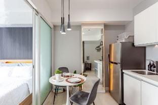 Cozy Room Near NAIA Terminal 3 with Fast WIFI  Vacation rental in Paranaque