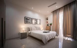 Seafront Luxury Apartment  St. Paul’s Bay Vacation rental in Saint Paul's Bay