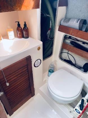Romantic, Fun Yacht Getaway in Torquay, England Vacation rental in Torquay