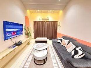 DeMUJI5 14PAX 4BR NearTC, PS4, PoolTable, Netflix Vacation rental in Pahang, Malaysia