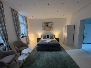 City Studio Apt. Near it all! im EG. Ground floor Vacation rental in Neuss
