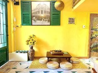 NEXT TO Ben Thanh Market | Vietnamese-style Duplex Vacation rental in Ho Chi Minh City