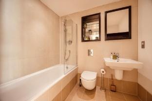 Central Leeds Dock Apt& Free Secure Parking!  Apartment in Leeds
