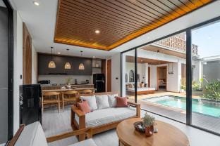 Villa Loema 6 bedroom Vacation rental in North Kuta