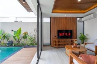 Villa Loema 6 bedroom Vacation rental in North Kuta