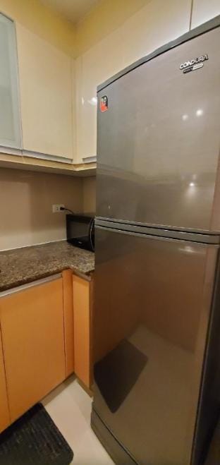 C5-5i @ 81 newport. Pool n Balcony across NAIA3 Vacation rental in Pasay