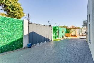 Colourful room-Caline VIP Mews Vacation rental in Cape Town