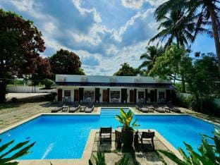 Solstice Suites- Eunice Suites 28-30 pax capacity Vacation rental in Tagaytay