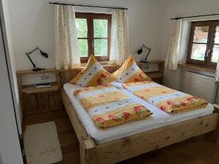 Vacation home with balcony garden view Vacation rental in Grassau