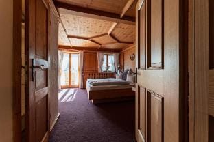 Deluxe double room with balcony Vacation rental in Grassau