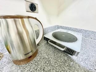 Cozy Studio Condo w/ WIFI Netflix Google TV Apartment in Pasay