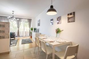2BR & 2Balcony apartment by NW Vacation rental in Budapest