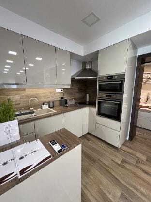 True Gem at the Airport 2. Vacation rental in Budapest