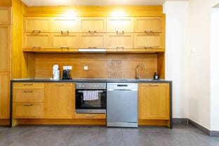 Modern Comfort in József Street with Parking by NW Vacation rental in Budapest