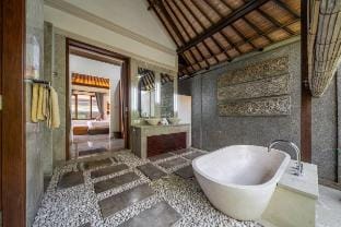 Beachside 3 BR Villa Di Bucu Villa in North Kuta