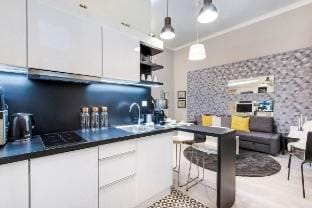 Stlyish Suite Westend Combo NW Vacation rental in Budapest