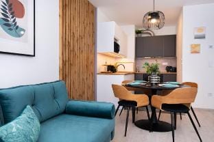 Chic207 Retreat: Modern 1BR Gem with Garage by NW Vacation rental in Budapest