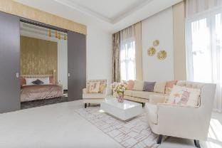 The Opulent Oasis w/ 2 luxury bedrooms by NW Vacation rental in Budapest