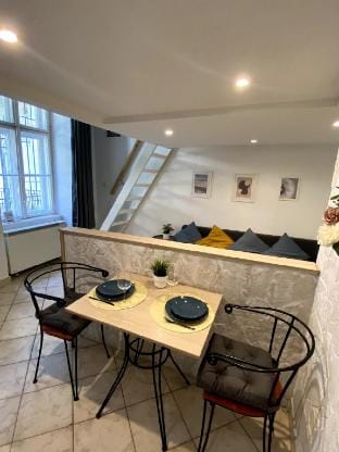 BEE-Happy Downtown Apartment w AC by NW Vacation rental in Budapest