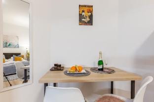 UrbanNest - Super Cozy Apartment by NW Vacation rental in Budapest