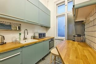 Uhu's Golden Soho Residence in Central by NW Apartment in Budapest
