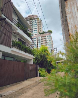 Studio Sukhumvit29  Vacation rental in Bangkok