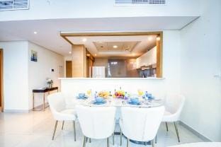 Modern 2BR in the heart of Downtown Dubai Vacation rental in Dubai