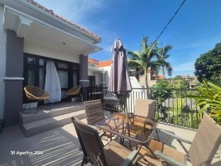 Villa Aura 3 Bedroom Villa Legian Seminyak Vacation rental in Kuta
