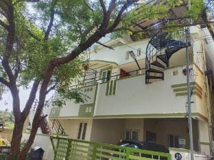 Samprada Luxury Homestay AC Deluxe room First flr Vacation rental in Coimbatore