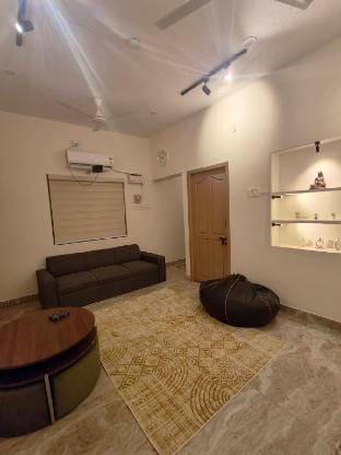 Cozy home with Private Theatre Vacation rental in Chennai