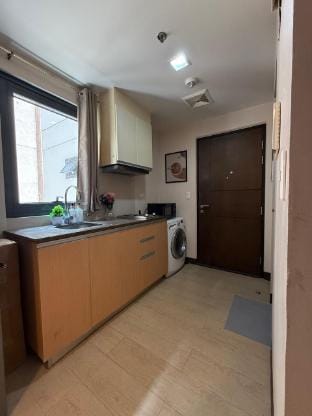 Cozy Studio Unit in Salcedo Village, Makati City Apartment in Pasay