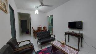 Melaka City Minimalist Gr Fl Apt w Free Park Vacation rental in Malacca