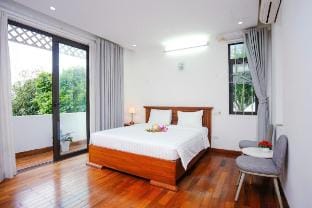 Kevin Villa Danang beach, swimming pool, BBQ Villa in Da Nang