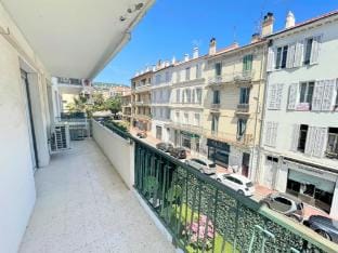 Viva Riviera Large 3 Bedrooms with balcony Apartment in Cannes