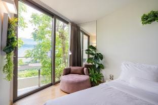 Beachside Chic Coastal Hideaway | Pool, Gym & View Vacation rental in Nong Kae