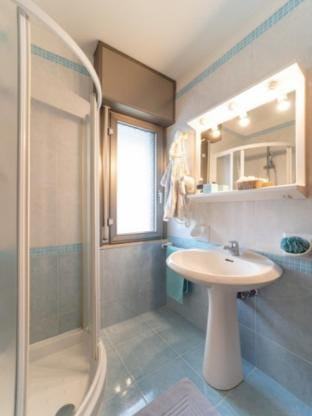 Comfy Apartment With Swimming Pool to Enjoy Apartment in Bibione