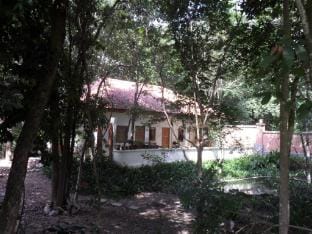 Private villa in big tropical garden Vacation rental in Chon Buri Changwat